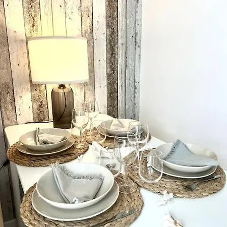 Daire Appartement, Atypique, Proche Du Centre Antibes